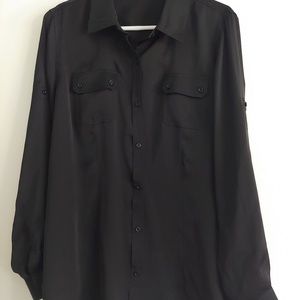 Violet & Claire black blouse with roll up sleeve L